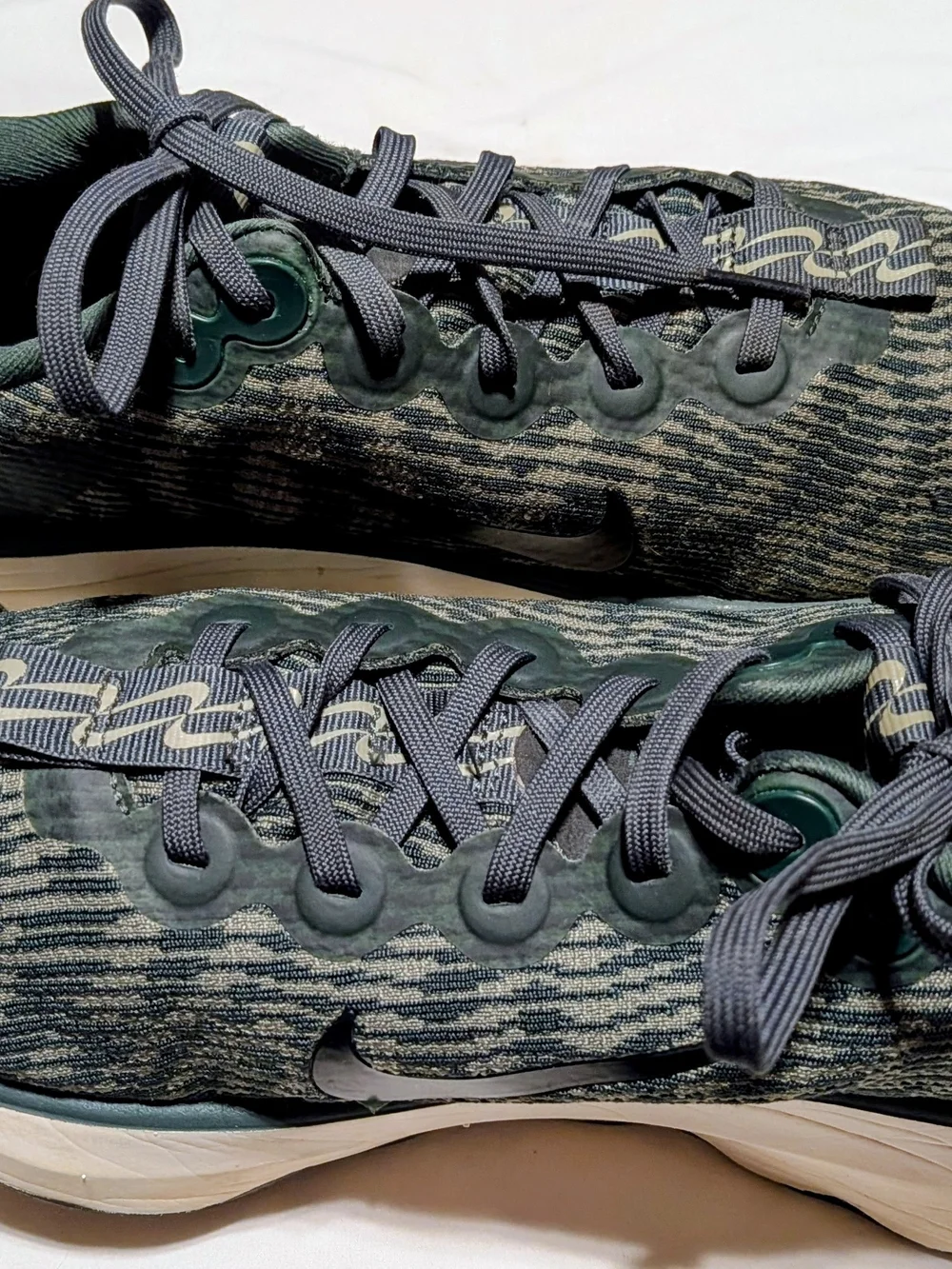 Nike Motiva Womens Walking Shoes Vintage Green/Black Size 9